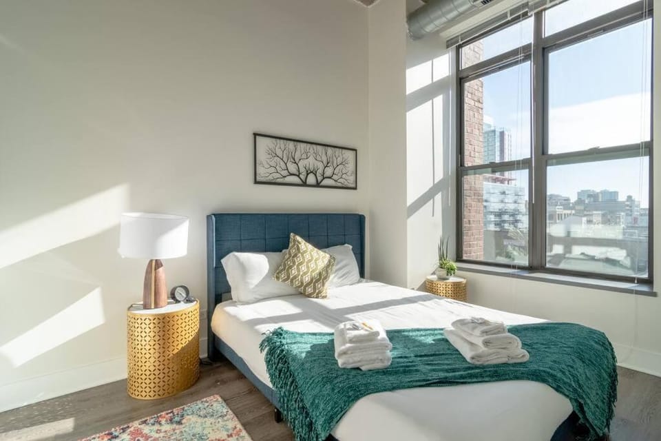 Bed, Photo of the whole room, Bedroom, towels