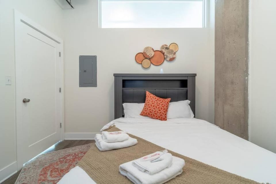 Bed, Photo of the whole room, Bedroom, towels, wardrobe