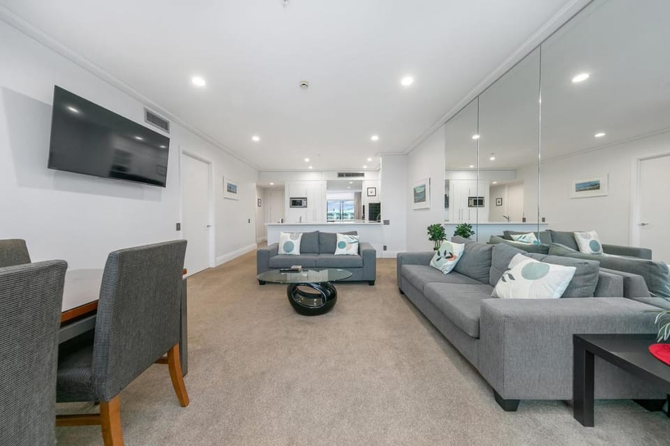 TV and multimedia, Kitchen or kitchenette, Living room, Seating area, Evening entertainment