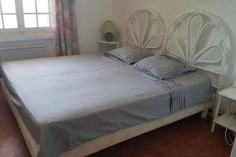 Côte d’azur: Charmante villa, vue mer, piscine,clim,calme 8/10 personnes Villa in Sainte-Maxime
