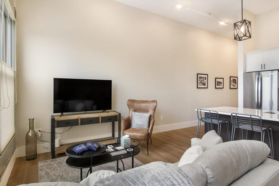 Golden Lofts Unit 2 Downtown Traverse City 1bd 1ba House in Traverse City