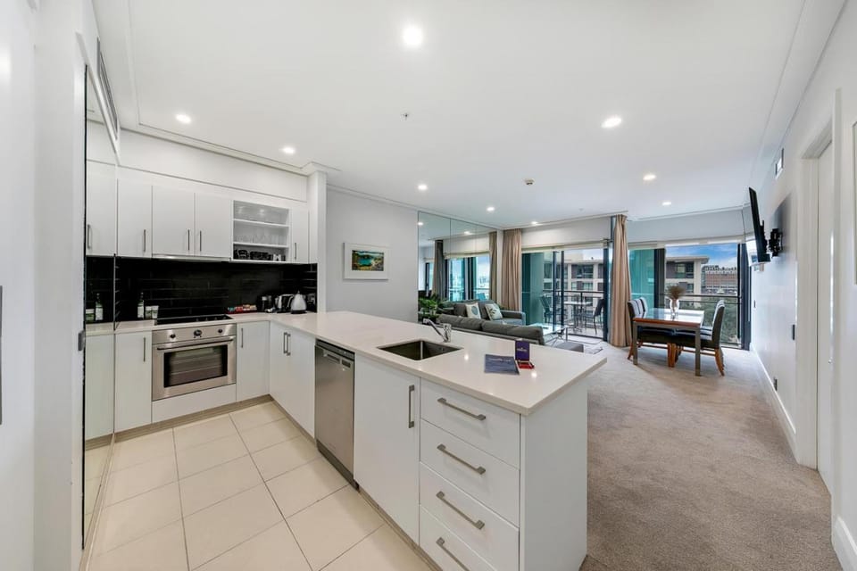 View (from property/room), Kitchen or kitchenette, Living room, Dining area, dishwasher, oven, stove, toaster