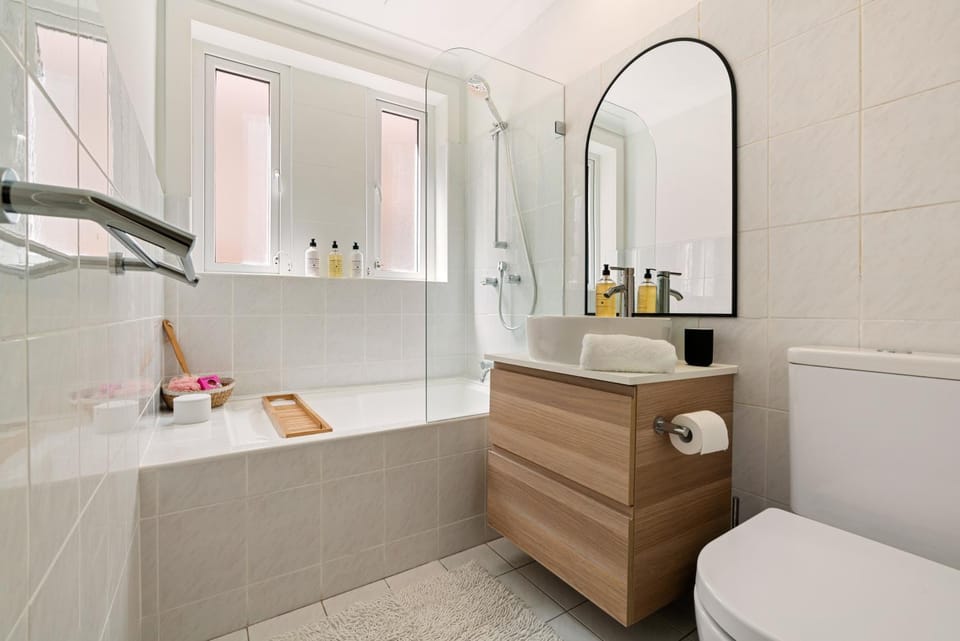 Bathroom, Bath