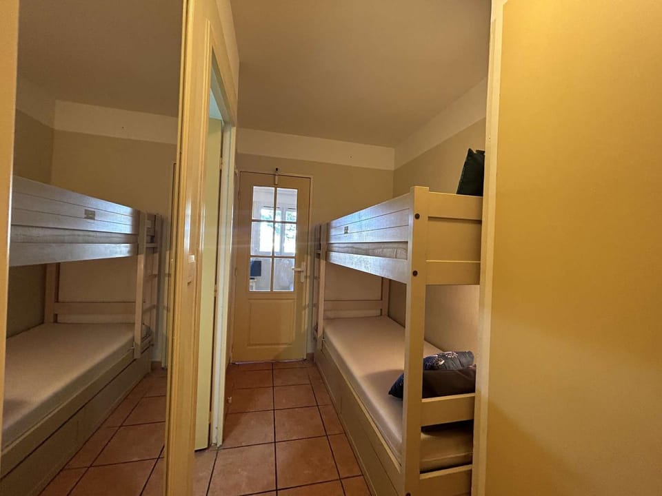 Studio cabine 4 pers. avec piscine commune et parking - FR-1-226-510 Cabin in Sainte-Maxime