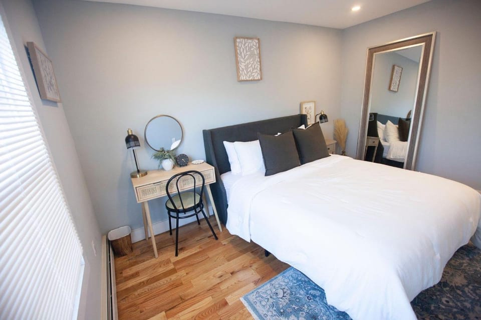 Alafia- Cozy JFK Area Home - This property is a hosted property meaning the host live on site Apartment in South Ozone Park