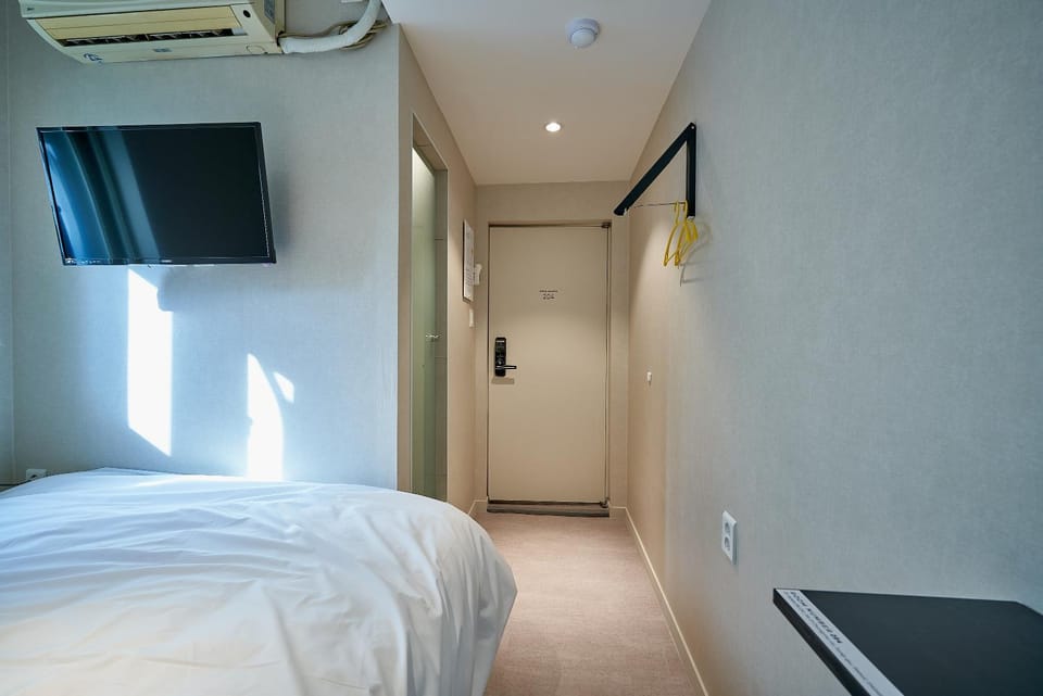 Life in Euljiro Capsule hotel in Seoul