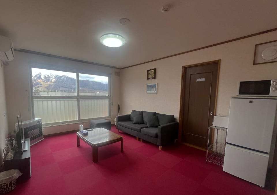 Library, Living room