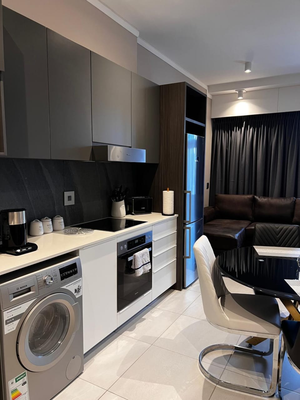 Kitchen or kitchenette, Dining area, pet friendly, stove