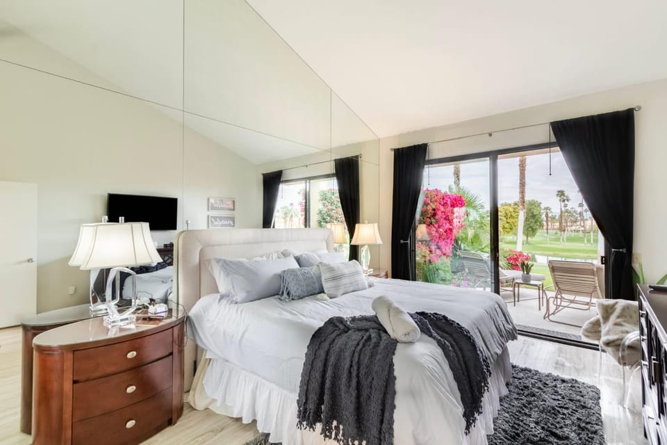Paradise Point- Green View, Tennis, and Activity Club Villa in Palm Desert