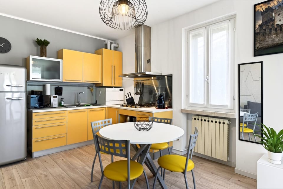 Kitchen or kitchenette, Dining area, dishwasher, toaster