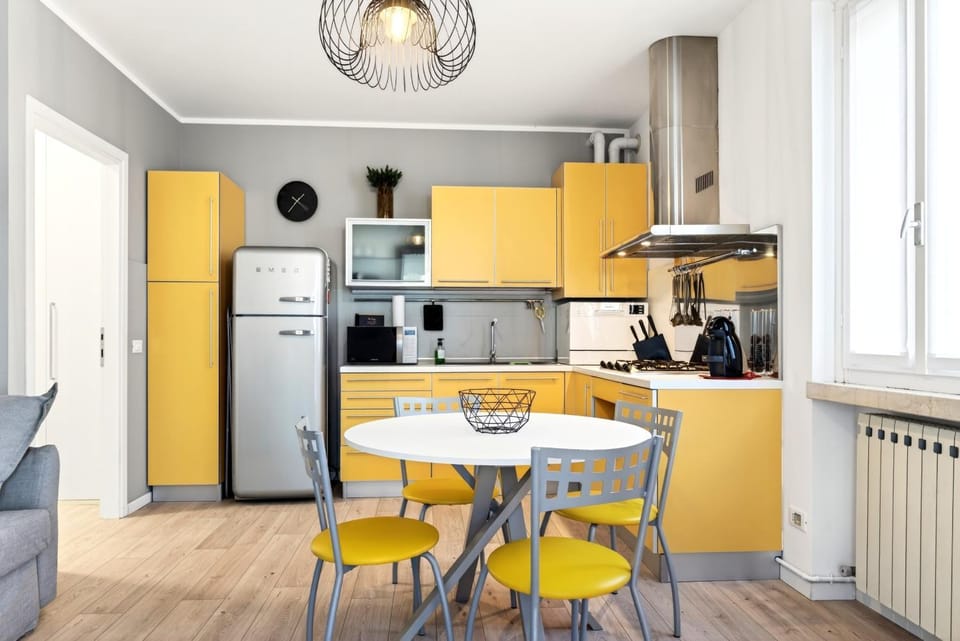 Kitchen or kitchenette, Dining area, dishwasher, stove