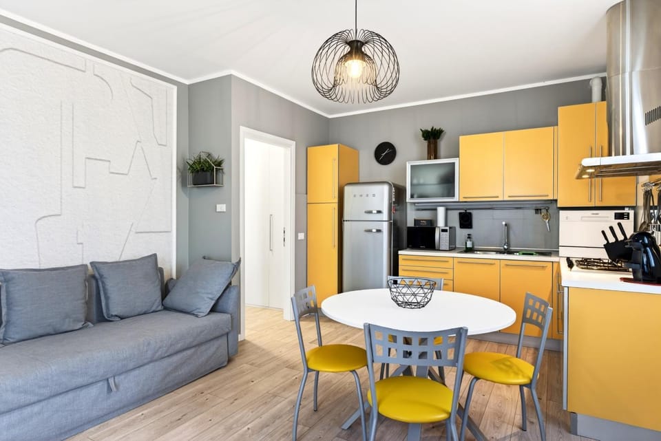 Kitchen or kitchenette, Living room, Dining area