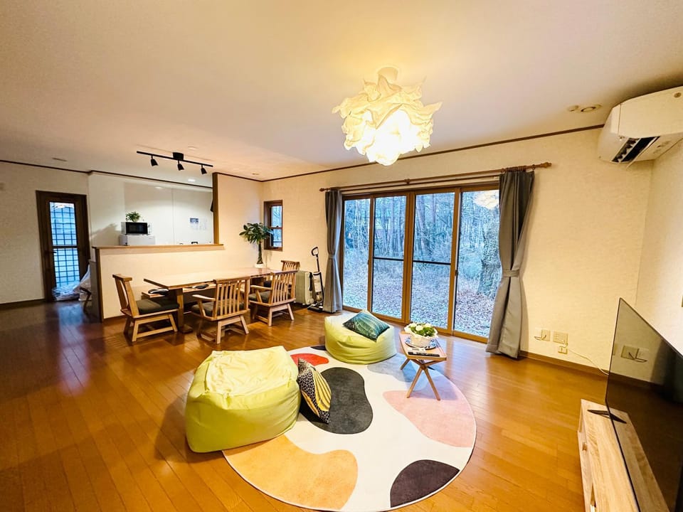 TV and multimedia, Dining area