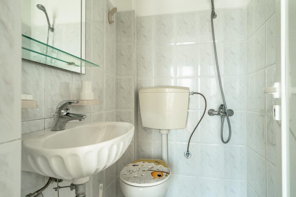 Bathroom, Living room