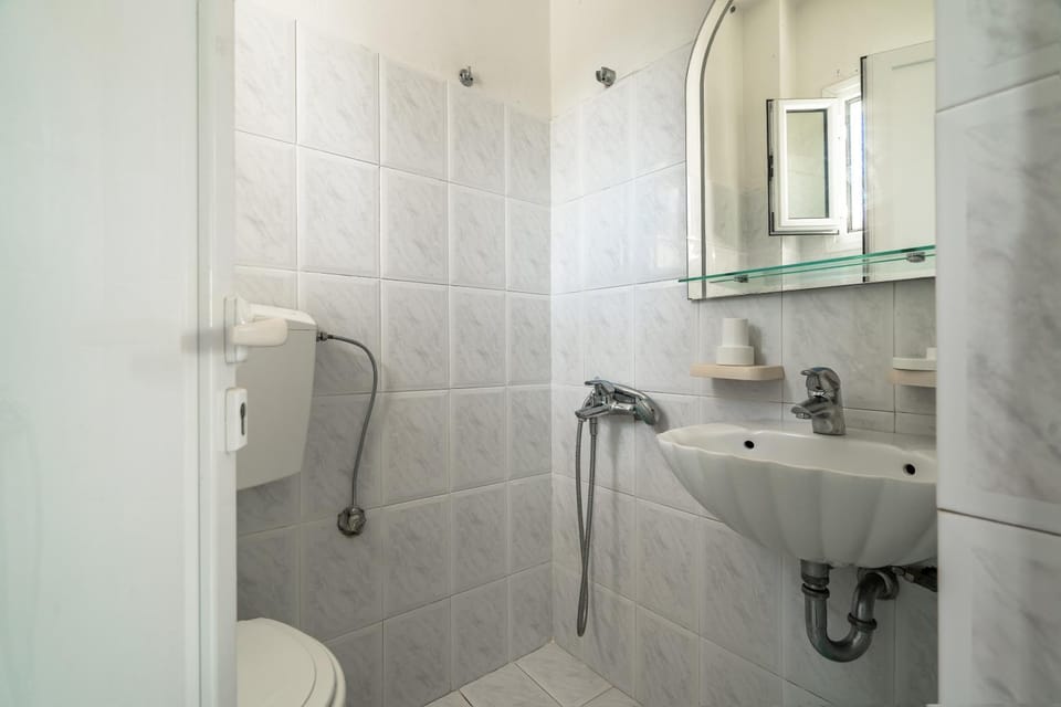 Bathroom, Living room