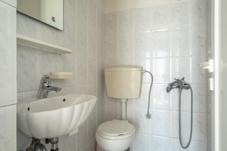 Bathroom, Living room