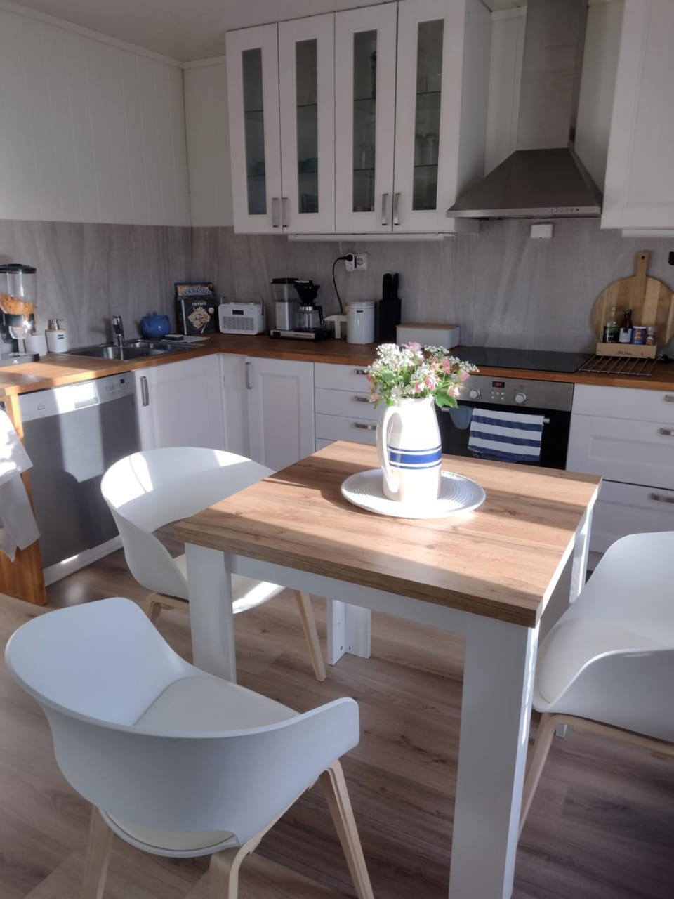 Light home apartment Alesund with free parking Apartment in Norway