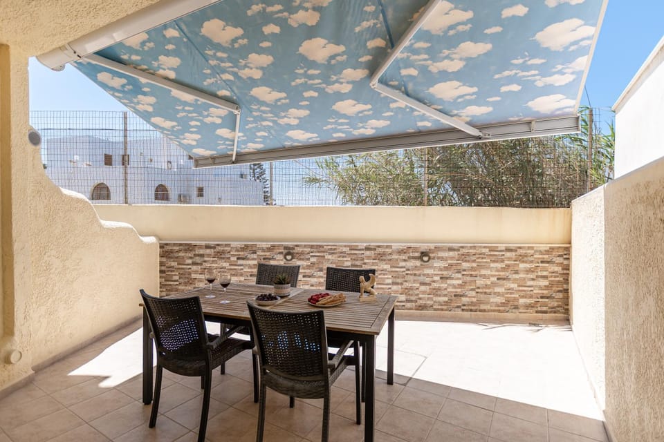 Day, Balcony/Terrace, Seating area