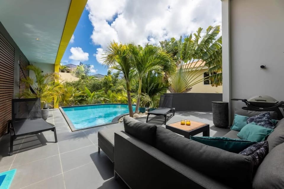 Balcony/Terrace, Swimming pool