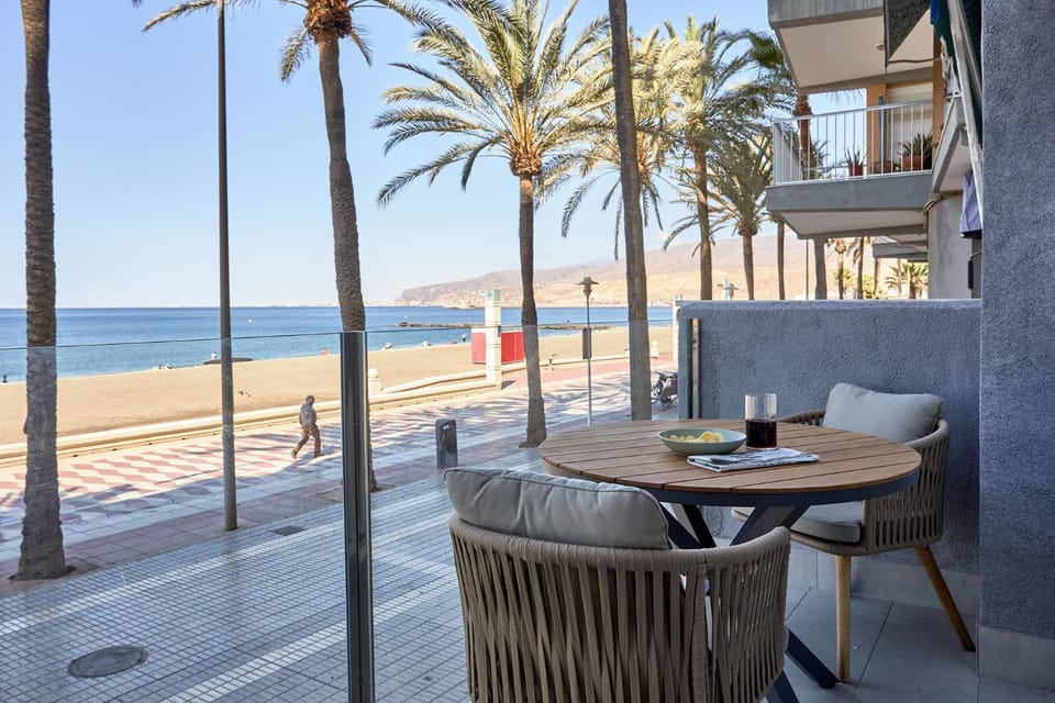 Apartaments Paseo Marítimo by Expoholidays Apartment in Almería