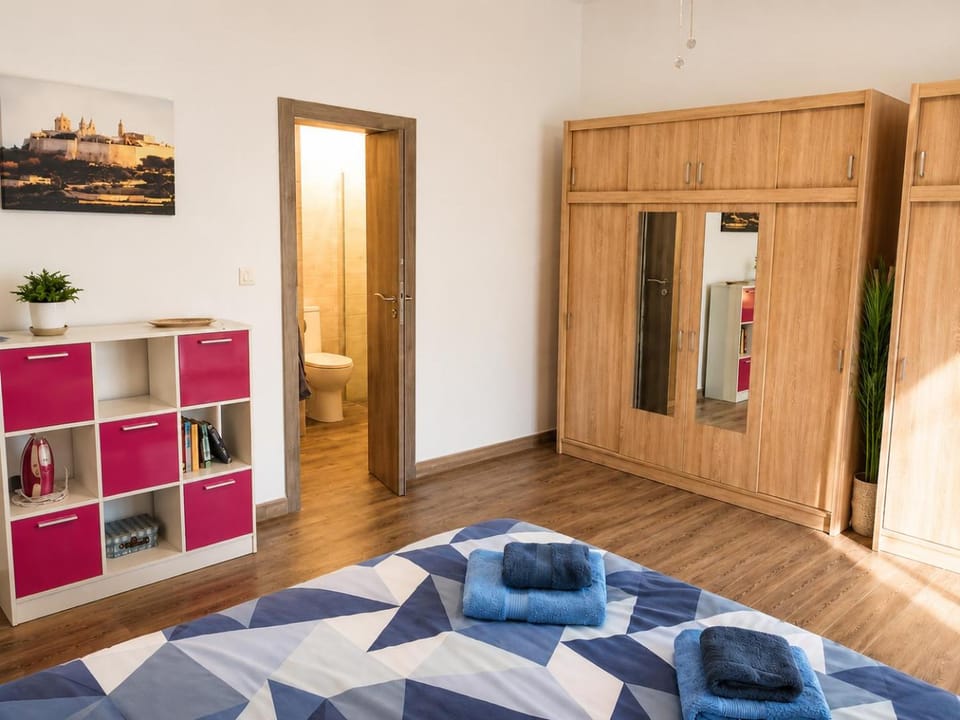 Ephesus Court Apartment Near the Sea Apartment in Saint Paul's Bay
