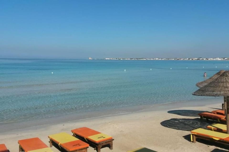 Nearby landmark, Day, Natural landscape, Beach, Sea view, sunbed