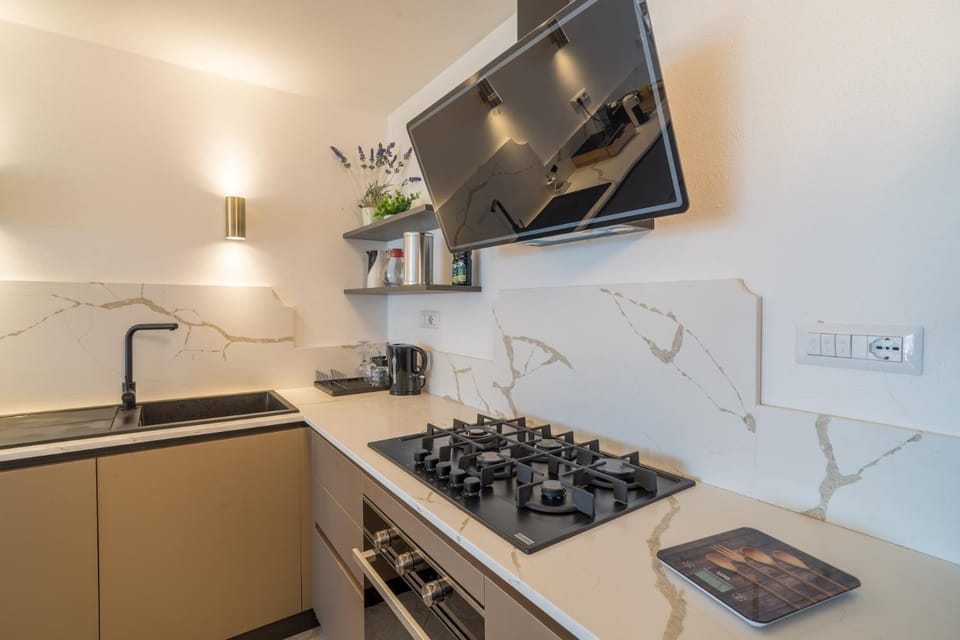 Kitchen or kitchenette, Living room