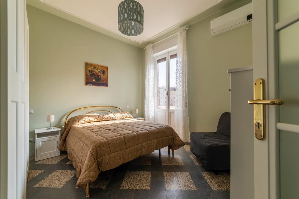 Bedroom, air conditioner