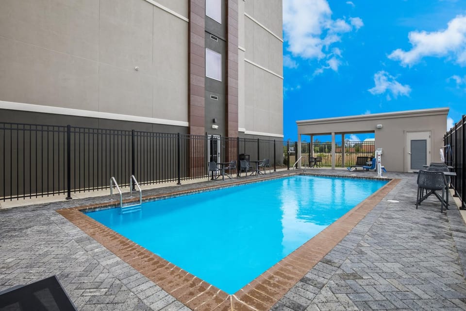 Hawthorn Extended Stay by Wyndham Sulphur Lake Charles Hotel in Sulphur
