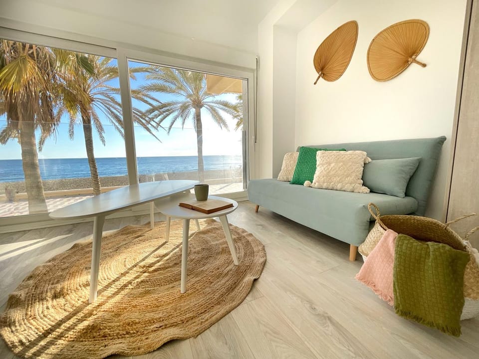 Living room, Sea view