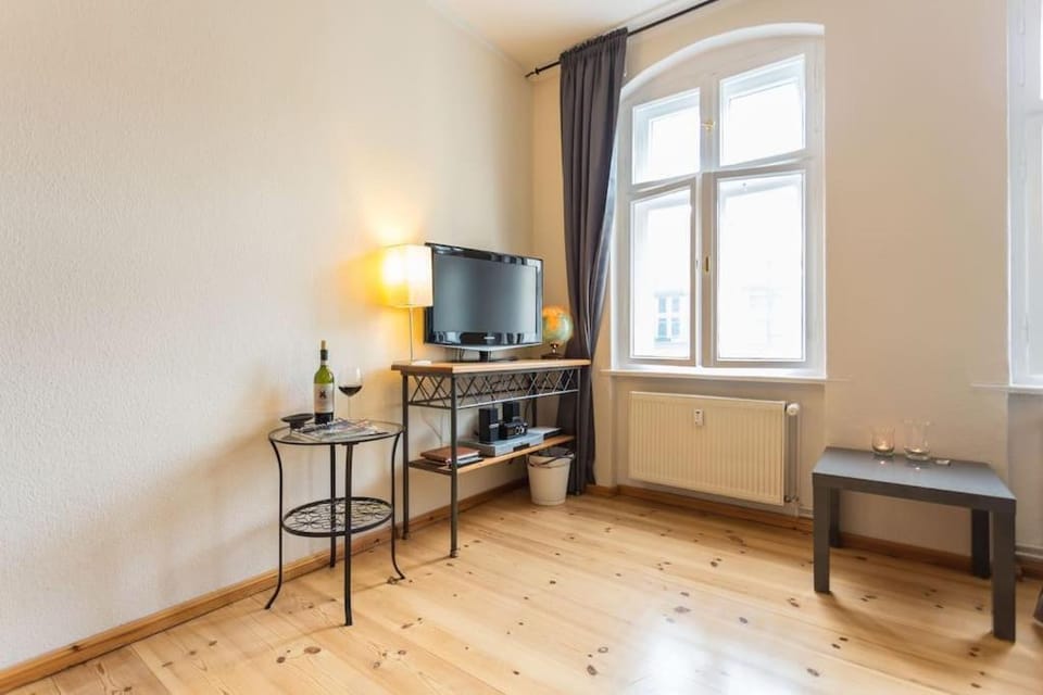 Zentrale Altbauwohnung im Helmholtzkiez Apartment in Berlin
