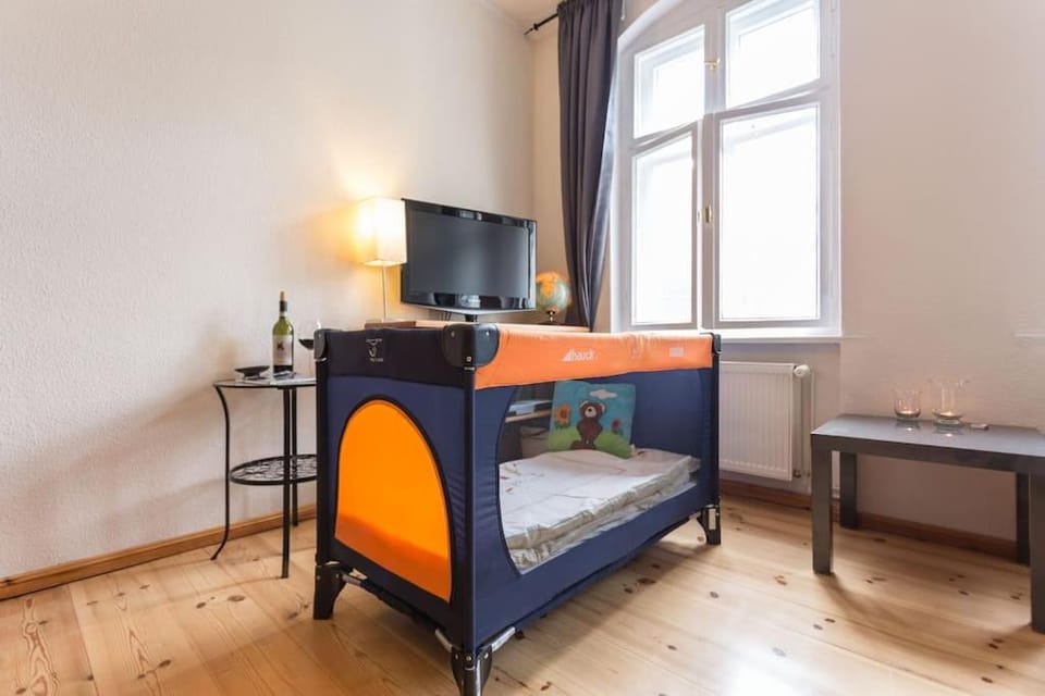 Zentrale Altbauwohnung im Helmholtzkiez Apartment in Berlin