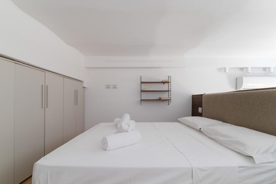 Bedroom, wardrobe