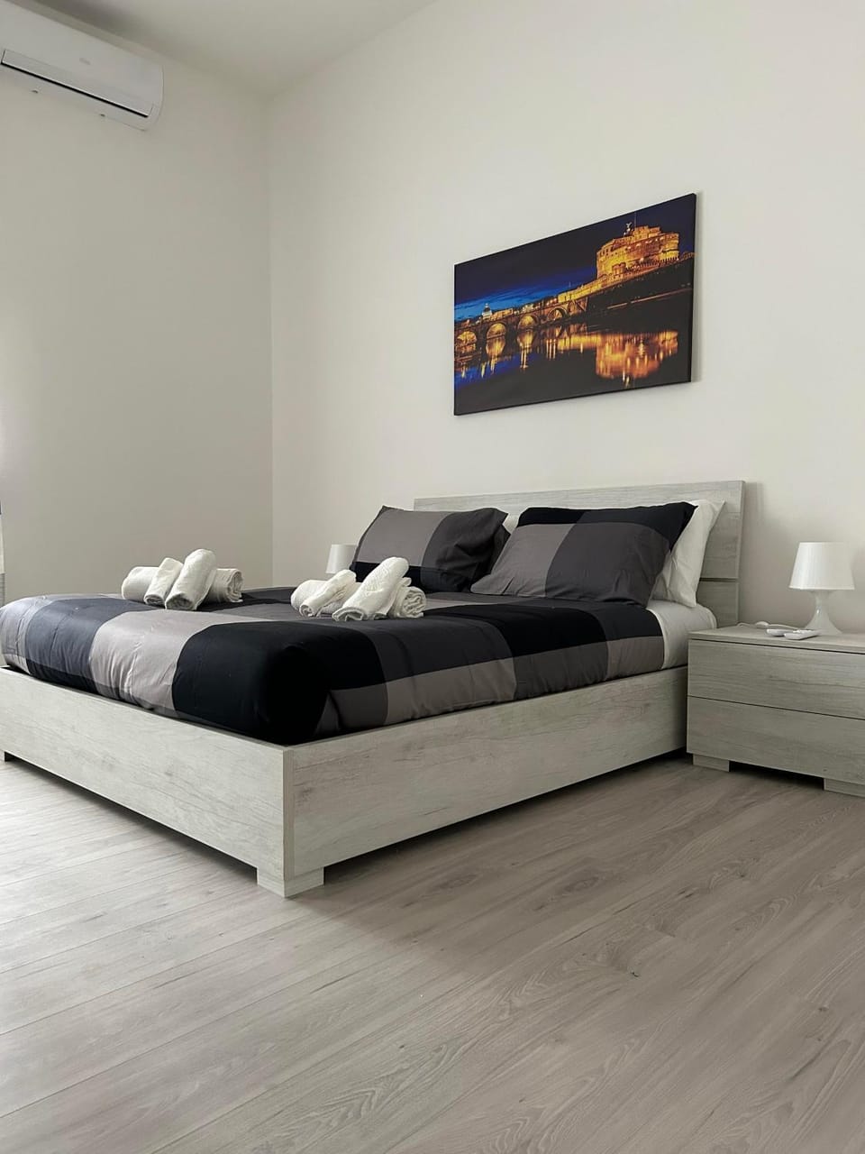 Bedroom, air conditioner