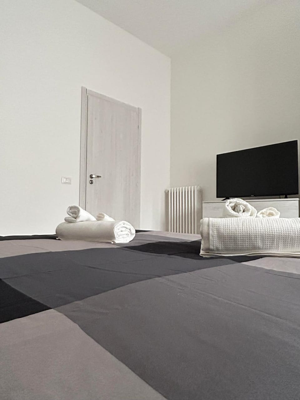 Bedroom, towels