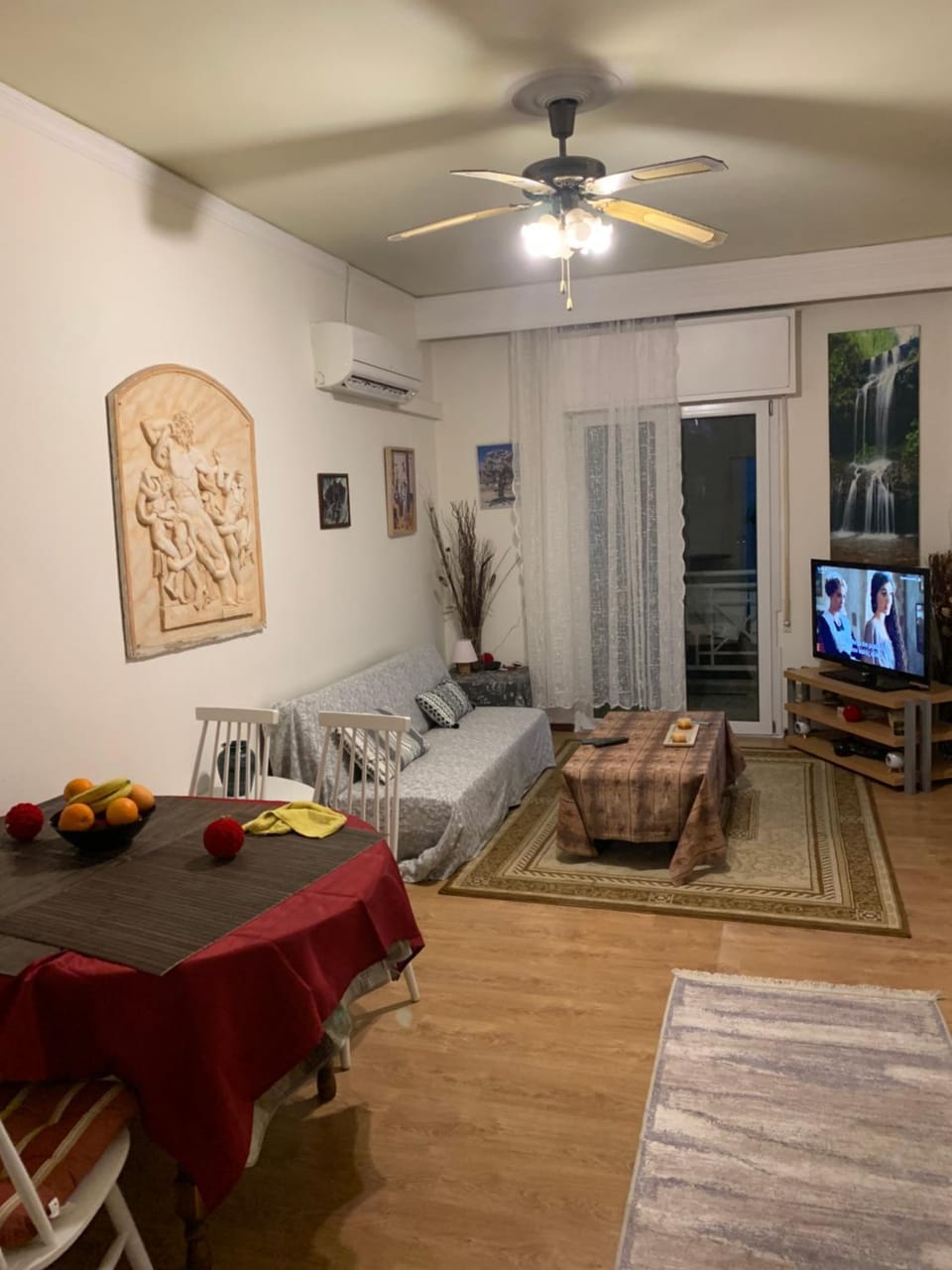 Communal lounge/ TV room