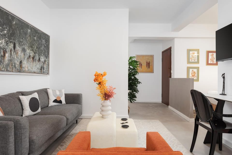 TV and multimedia, Living room, Seating area, Dining area