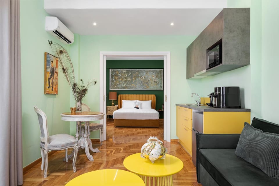 Kitchen or kitchenette, Living room, Seating area, air conditioner