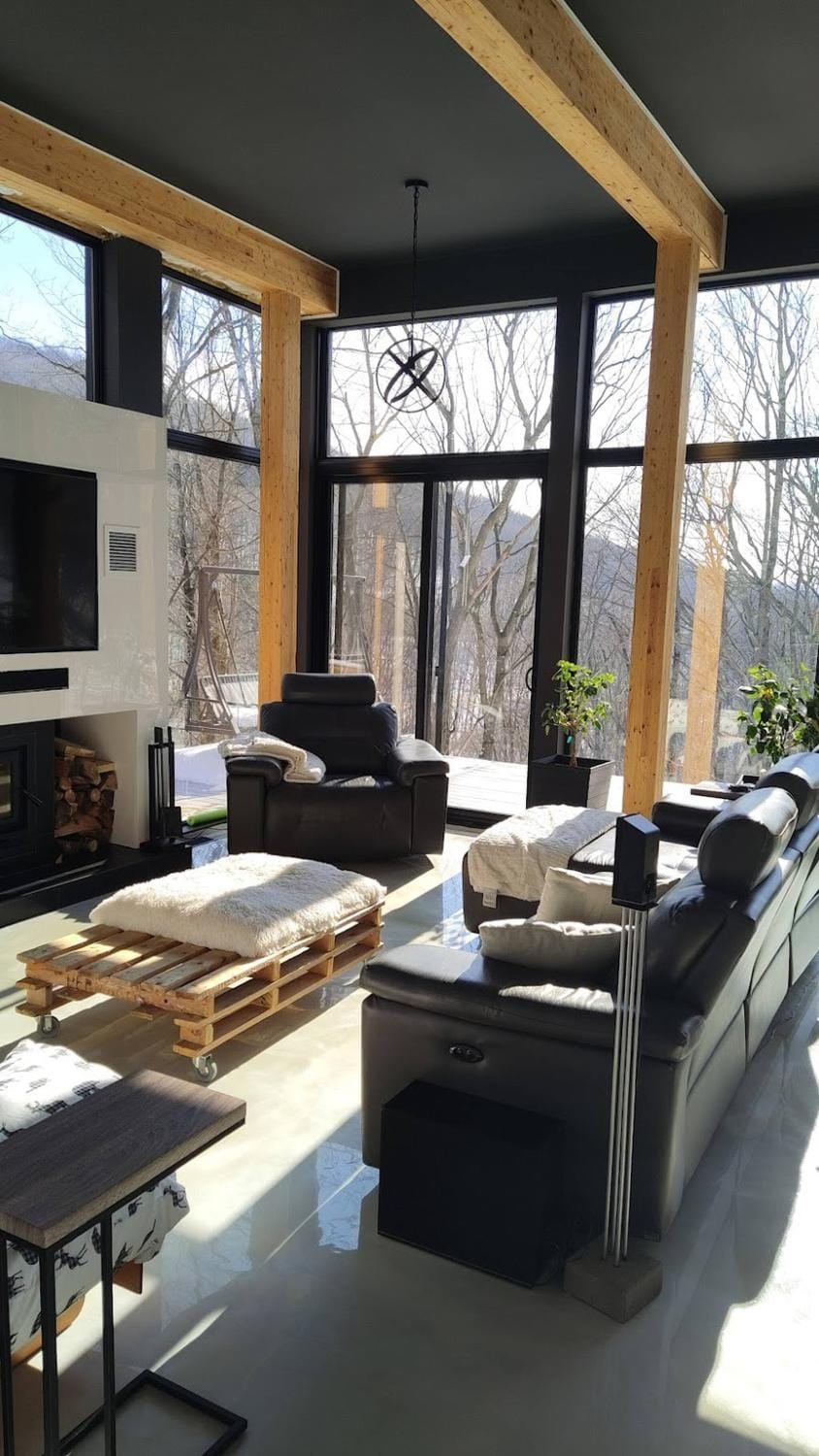 Communal lounge/ TV room, TV and multimedia, Living room, Seating area