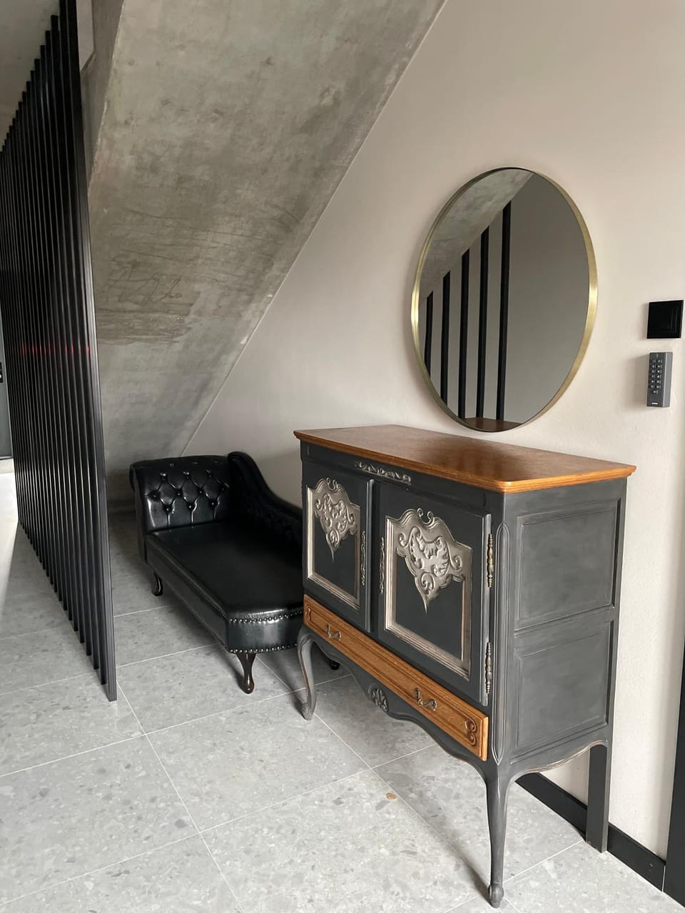 Seating area, Internal: Not applicable to any particular room