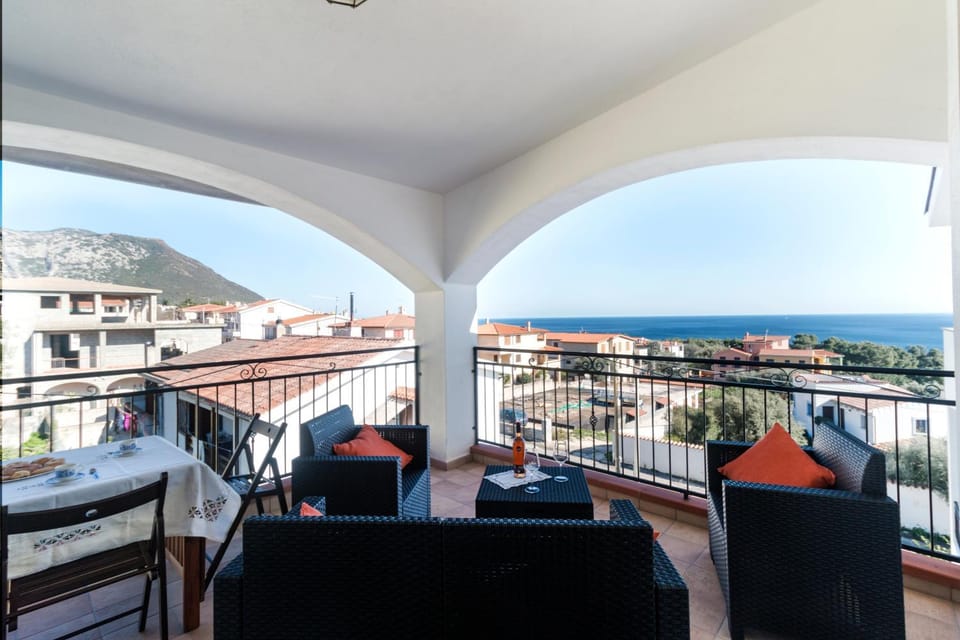 View (from property/room), Balcony/Terrace, Dining area, Mountain view, Sea view