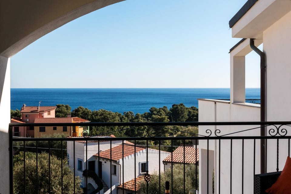 Natural landscape, View (from property/room), Balcony/Terrace, Sea view