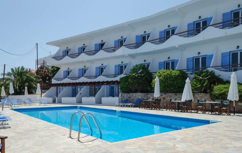 Balcony/Terrace, Pool view, Sea view, Swimming pool