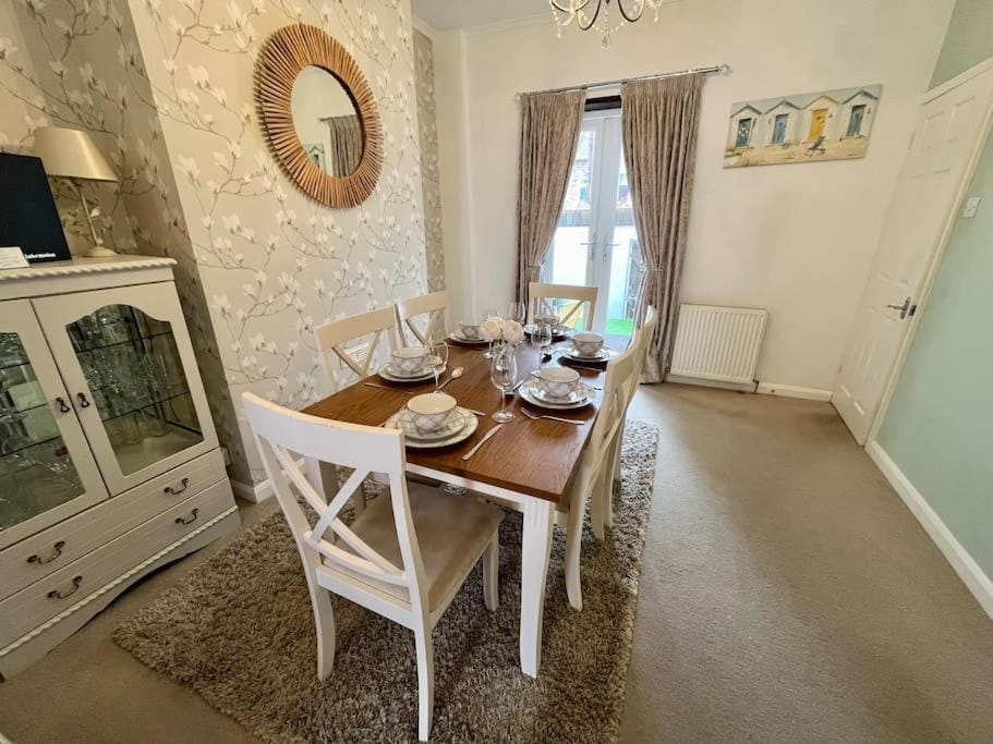 Scoresby Retreat - Whitby Holiday Home House in England