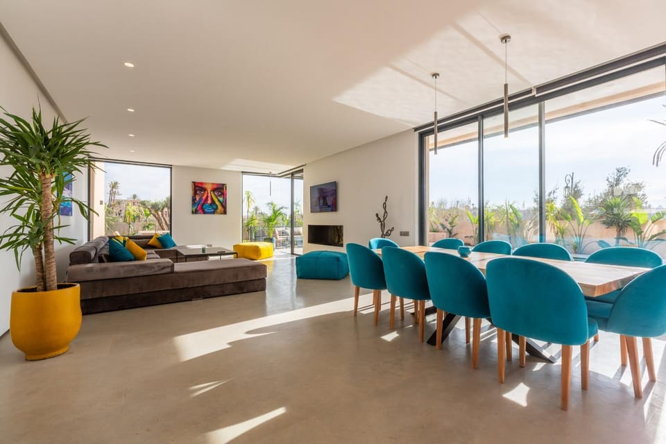 Communal lounge/ TV room, TV and multimedia, Living room, Seating area, Evening entertainment