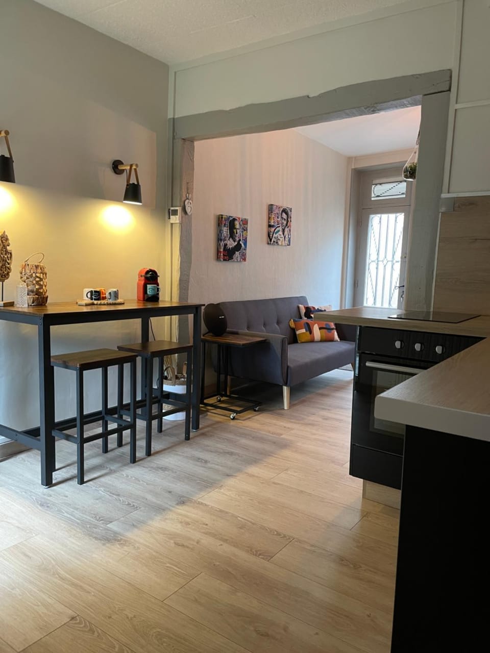 Kitchen or kitchenette, Living room