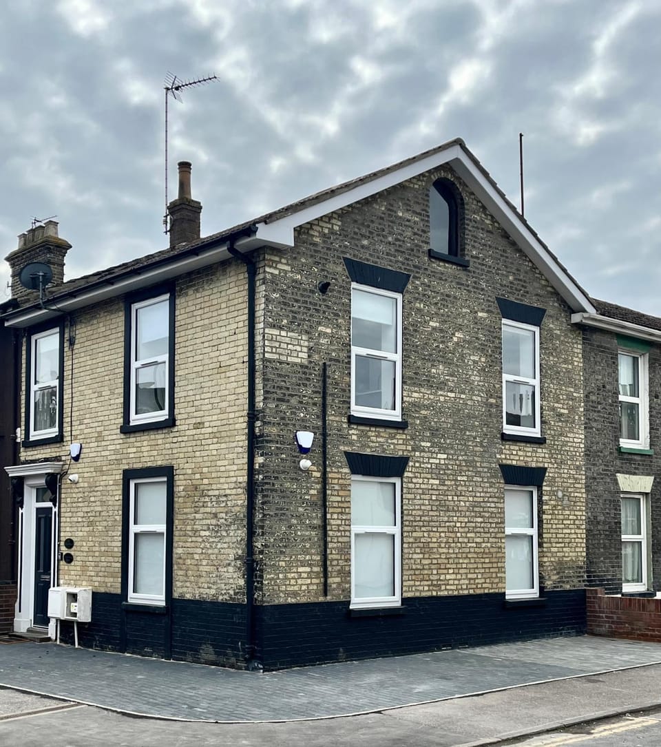 Property building, Day, Neighbourhood, Street view