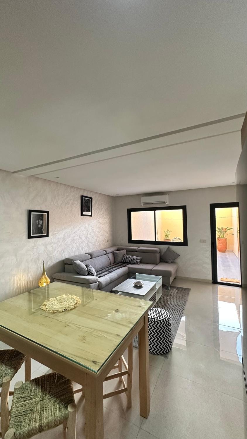 heating, pet friendly, washing machine, air conditioner