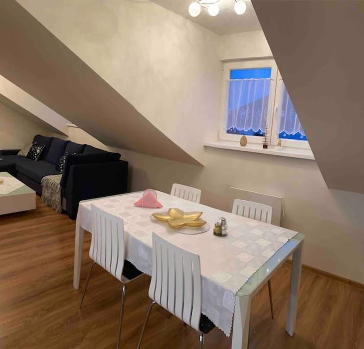 Krásny podkrovný 3-izbový byt v širšom centre BREZA Apartment in Slovakia