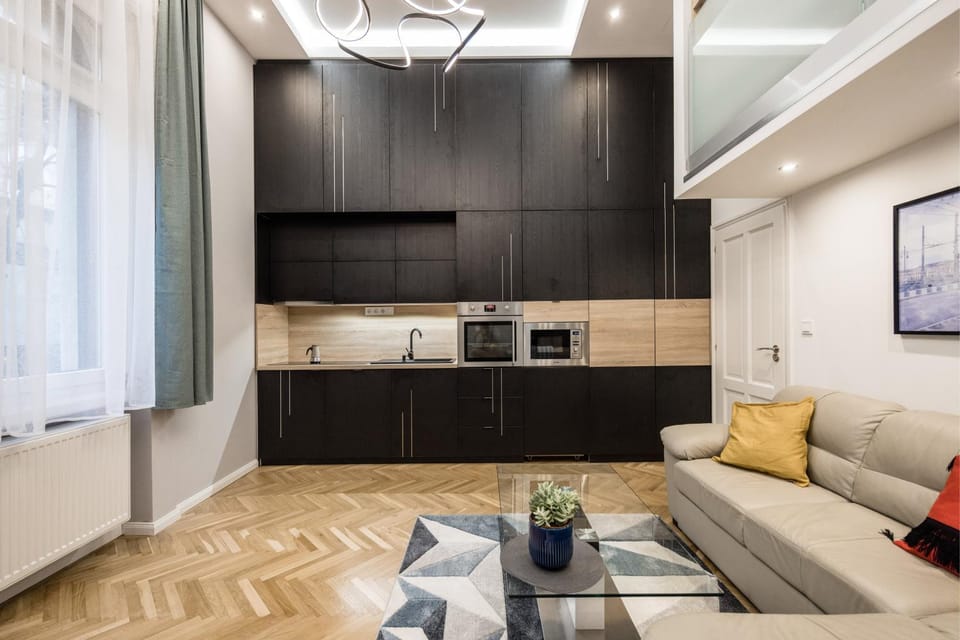 Kitchen or kitchenette, Seating area, oven, stove, toaster, kitchen